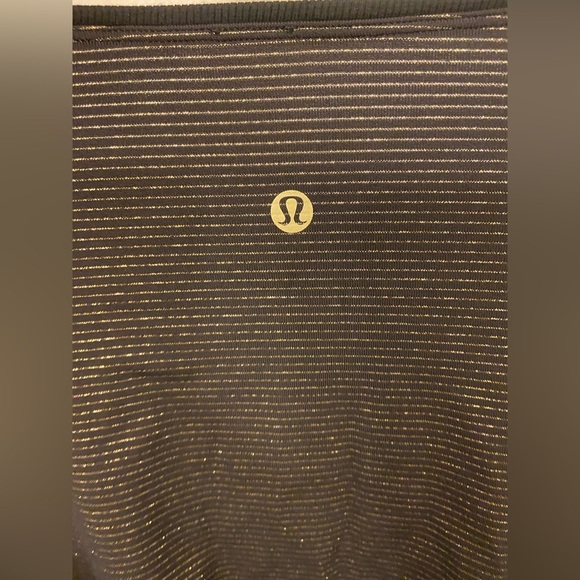 Lululemon Back In Action Long Sleeve Striped Gold Shine Size XS/S - Picture 8 of 8